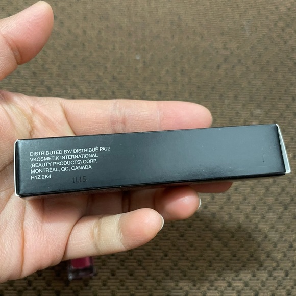 NIB V Kosmetik Creamy Liquid Velvet Lipstick Color Bubbly - Picture 4 of 7